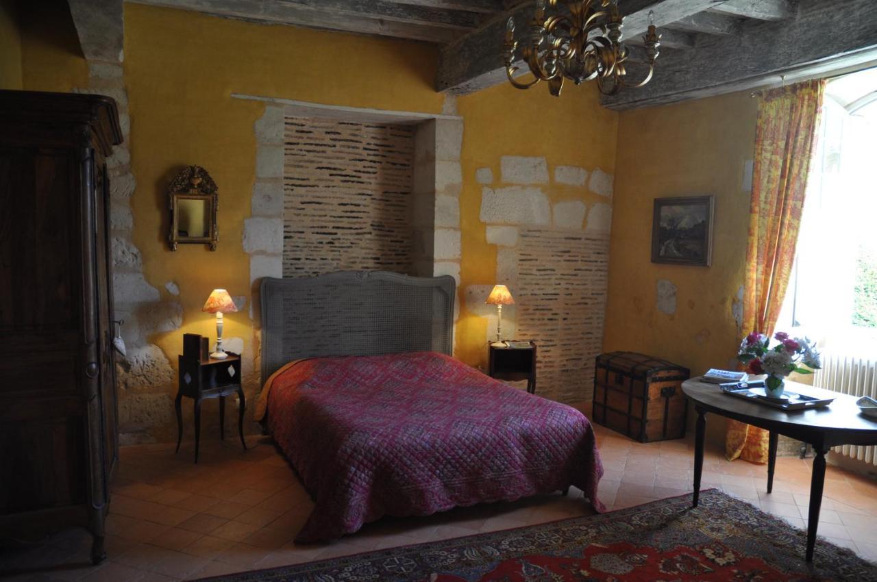 Chateau La Gentilhommiere Du Puits Notre-Dame 30 Rue De L'Eglise 24110 Saint Leon Sur L'Isle מראה חיצוני תמונה