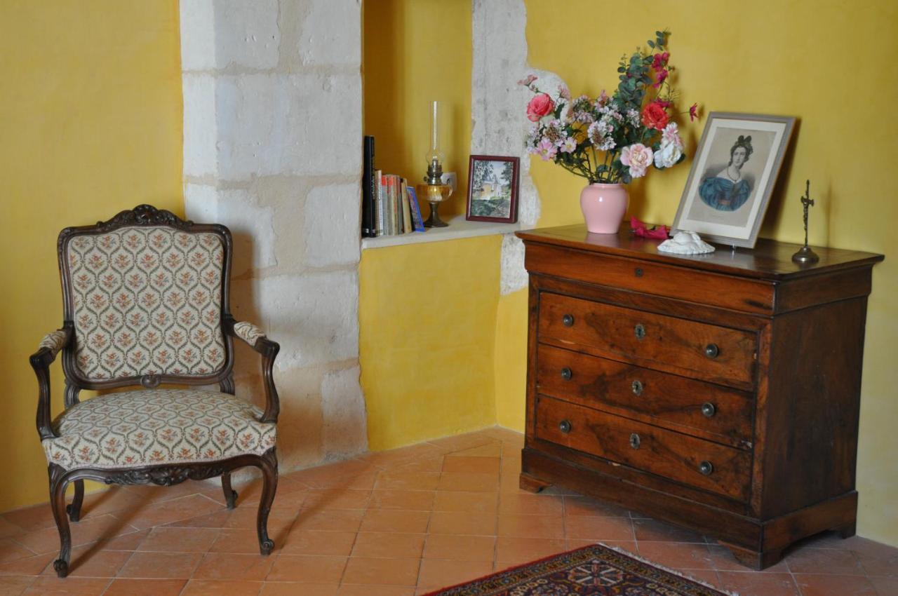 Chateau La Gentilhommiere Du Puits Notre-Dame 30 Rue De L'Eglise 24110 Saint Leon Sur L'Isle מראה חיצוני תמונה