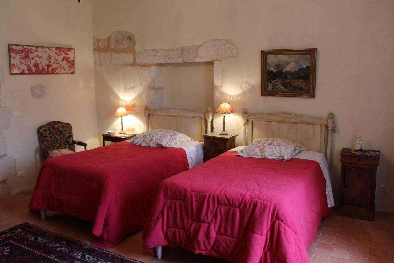 Chateau La Gentilhommiere Du Puits Notre-Dame 30 Rue De L'Eglise 24110 Saint Leon Sur L'Isle מראה חיצוני תמונה